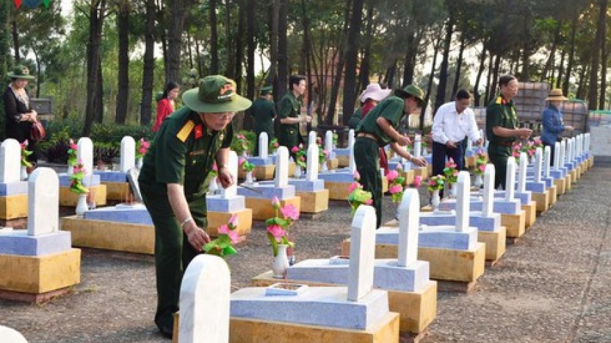 Tribute paid to fallen soldiers at former battlefields in Quang Tri
